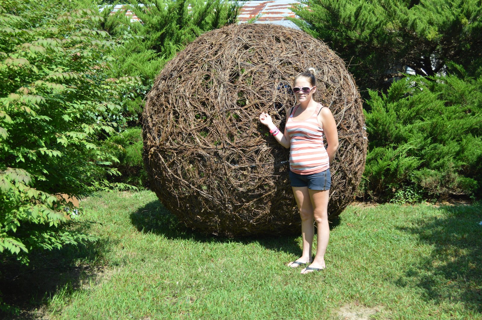 Large Grapevine Ball