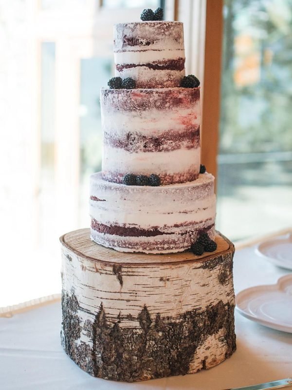 rustic-wedding-cake-ideals-red-velvet-cake-1