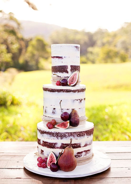 rustic-wedding-cake-ideals-red-velvet-cake-2